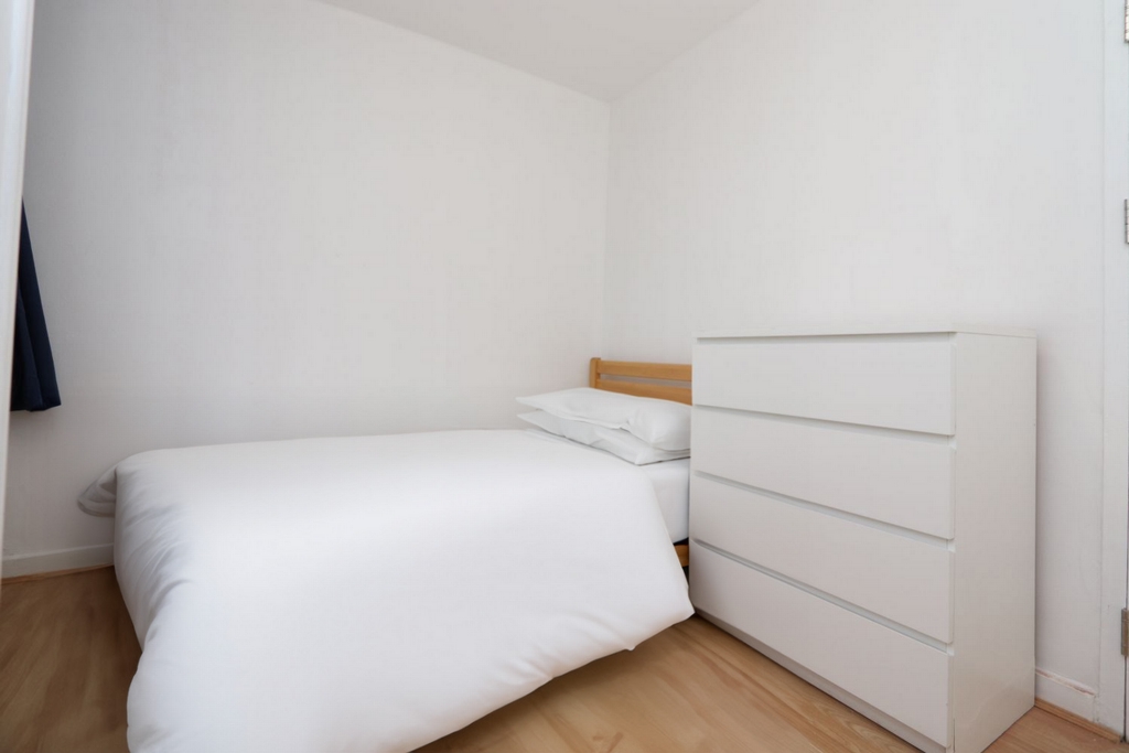 Double room - Single use to rent in Wembley, London, HA9