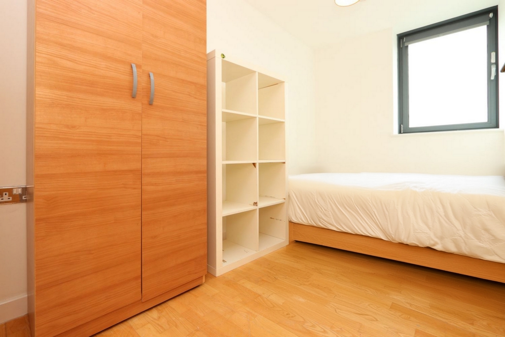 Double room - Single use to rent in All Saints, London, E14