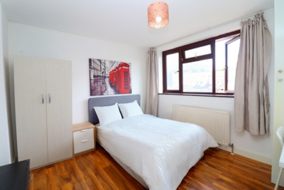 Double room - Single use to rent in Murray Square, Royal Victoria, London, E16