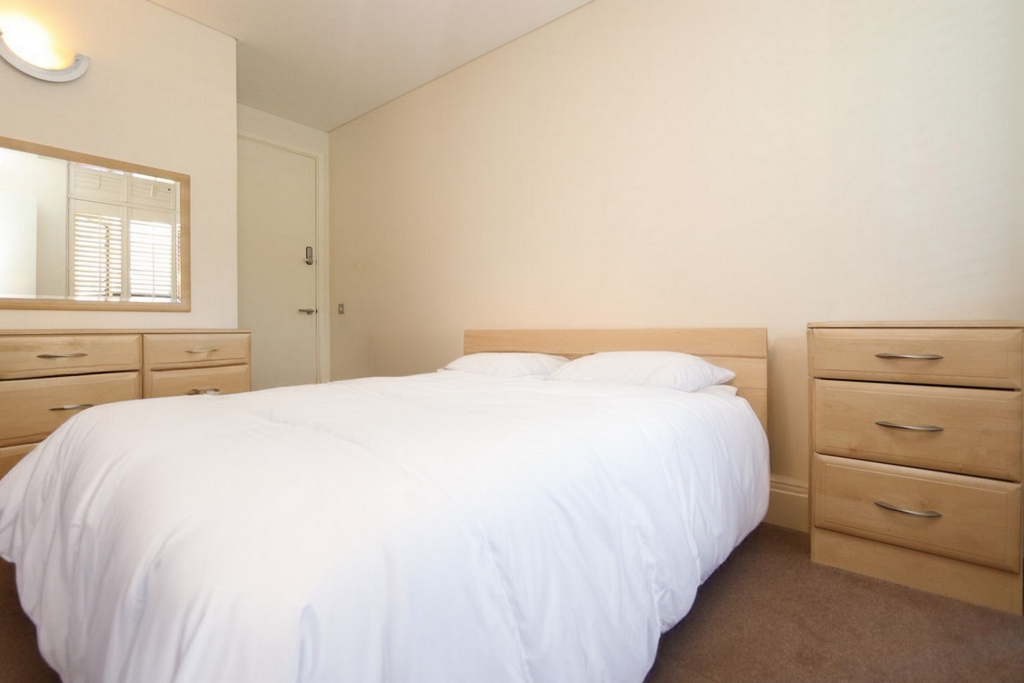 Double room - Single use to rent in Greenwich, London, SE10