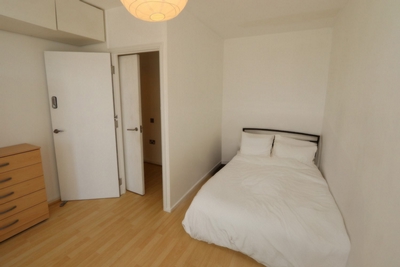 Double room - Single use to rent in Cottrell Court,Southern Way, Greenwich, London, SE10