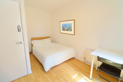Double room - Single use to rent in Cotterell Court,Southern Way, Greenwich, London, SE10