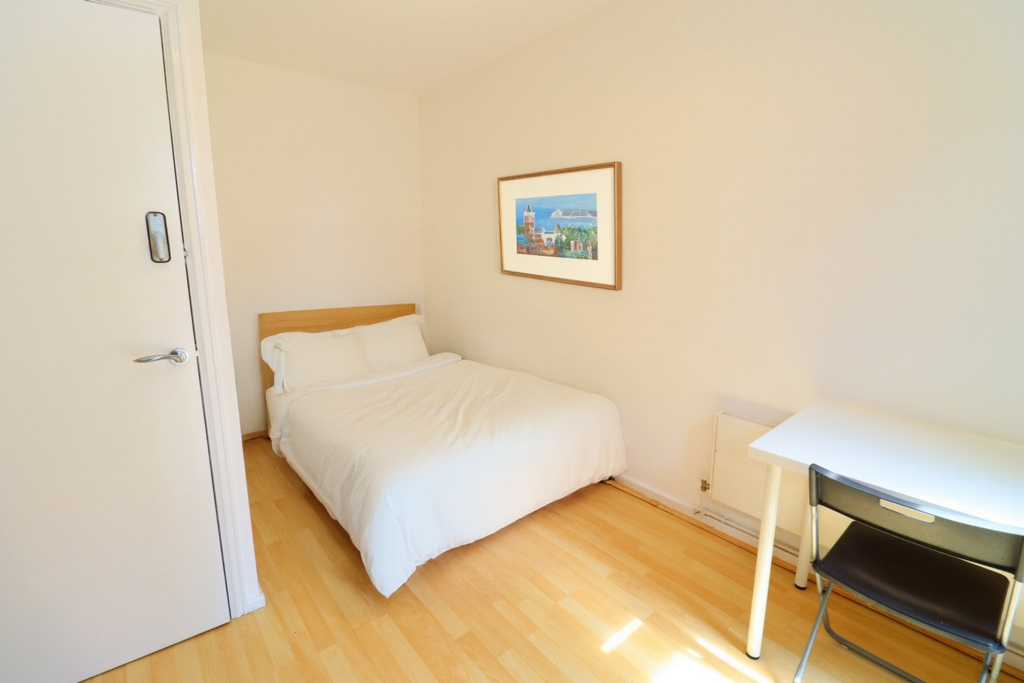 Double room - Single use to rent in Greenwich, London, SE10