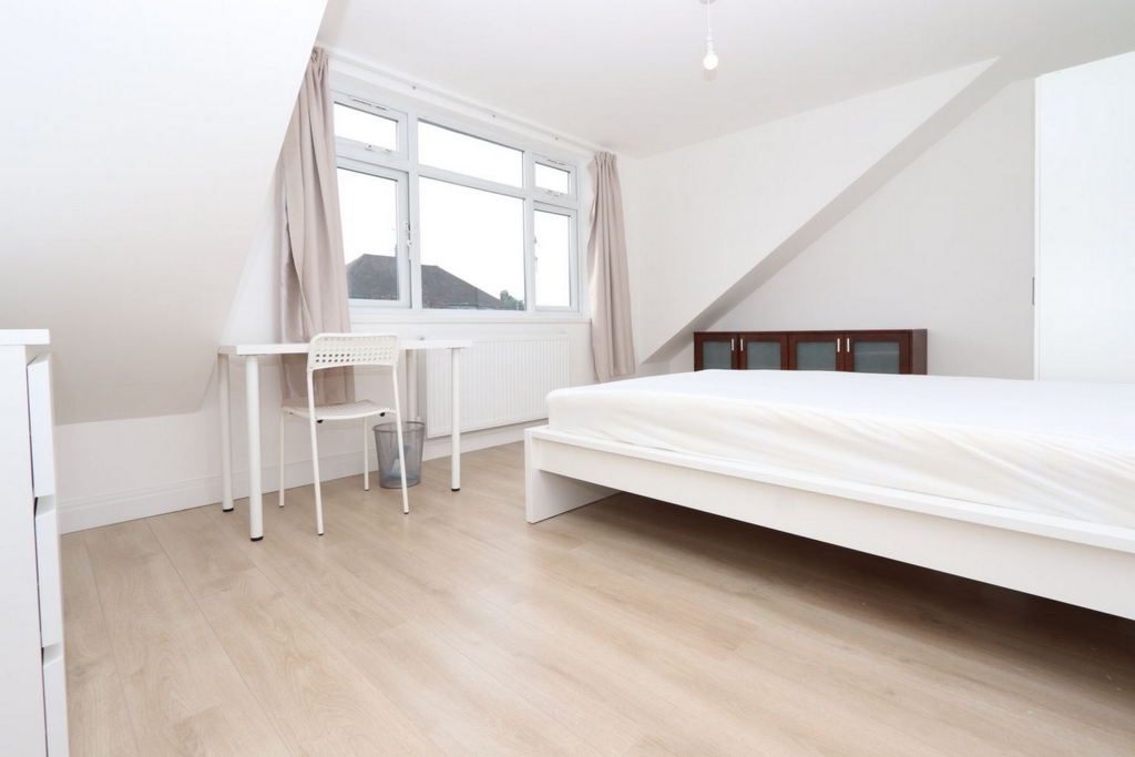 Double room - Single use to rent in Ilford, London, IG5