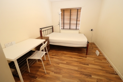 3 Bedroom Double room - Single use to rent in Drywater Flats,Phoenix Wharf Road, London Bridge, London, SE1