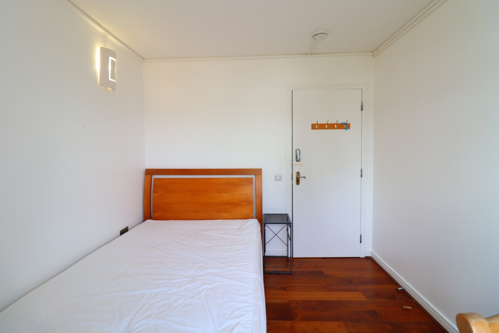 Double room - Single use to rent in Greenwich, London, SE10