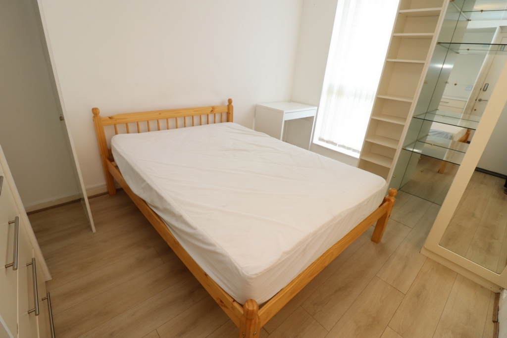 Double room - Single use to rent in Canada Water, London, SE16