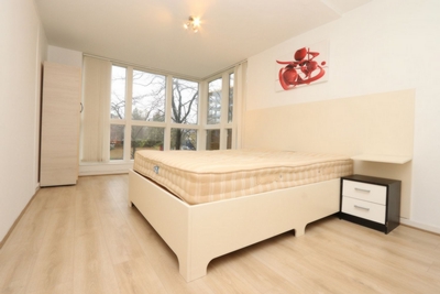 Ensuite Single Room to rent in Dovecote House,Water Gardens Square, Canada Water, London, SE16