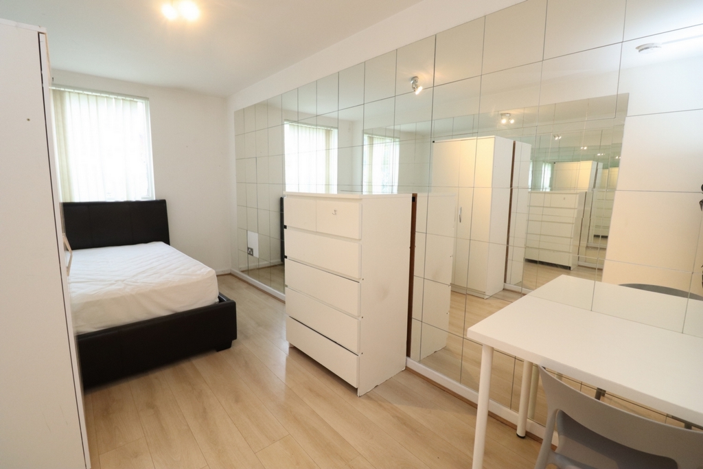 Double room - Single use to rent in Canada Water, London, SE16