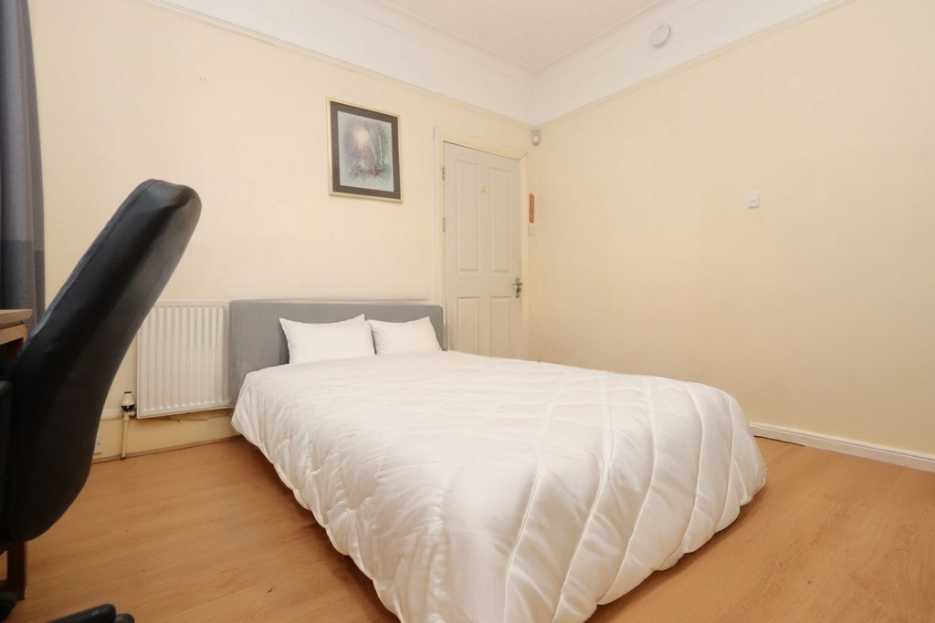 Double room - Single use to rent in Turnpike Lane, London, N22