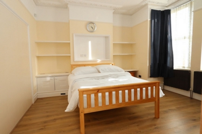 Double room - Single use to rent in Gathorne Road, Wood Green, London, N22