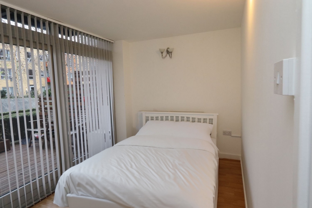 Double room - Single use to rent in Greenwich, London, SE10