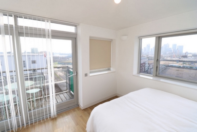 Double room - Single use to rent in Holly Court,John Harrison Way, Greenwich, London, SE10