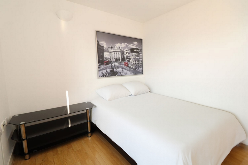 Double room - Single use to rent in Greenwich, London, SE10