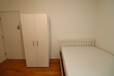 Double room - Single use to rent in Becquerel Court,West Parkside, Greenwich, London, SE10