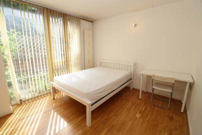 Double room - Single use to rent in Becquerel Court,West Parkside, Greenwich, London, SE10