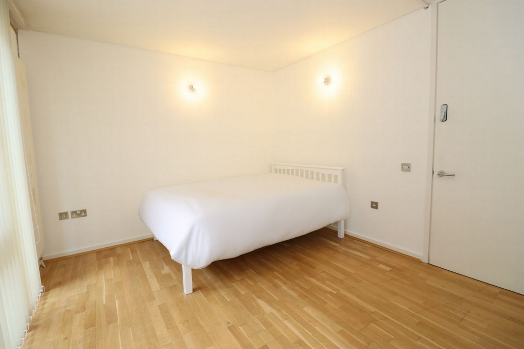 Double room - Single use to rent in Greenwich, London, SE10