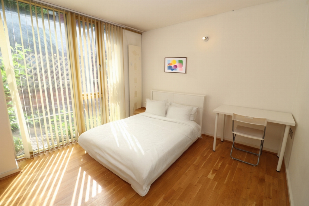 Double room - Single use to rent in Greenwich, London, SE10