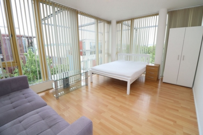 Double Room to rent in Becquerel Court,School Square, Greenwich, London, SE10
