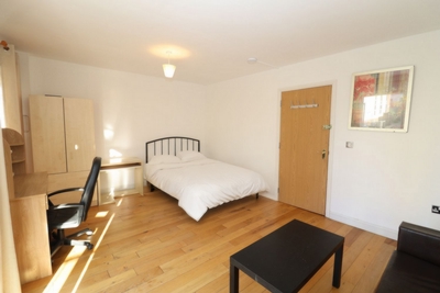 Double room - Single use to rent in Flint Close, Stratford, London, E15