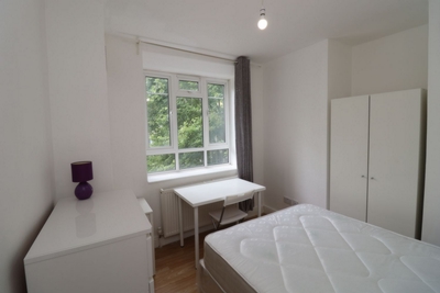 Double room - Single use to rent in Campbell House,White City Estate, Shepherds Bush, London, W12