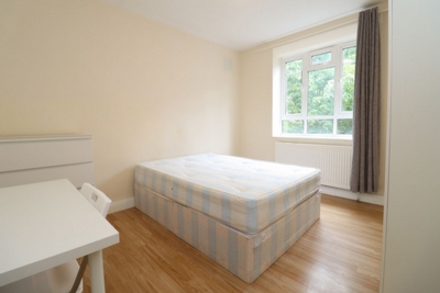Double room - Single use to rent in Campbell House,White City Estate, Shepherds Bush, London, W12