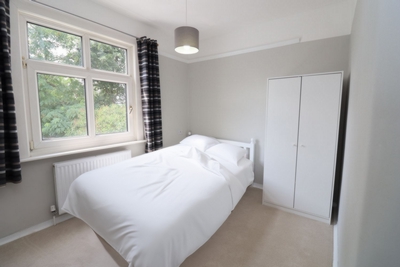 Double room - Single use to rent in Herne Hill Road, Denmark Hill, London, SE24