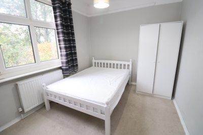 Double room - Single use to rent in Herne Hill Road, Denmark Hill, London, SE24