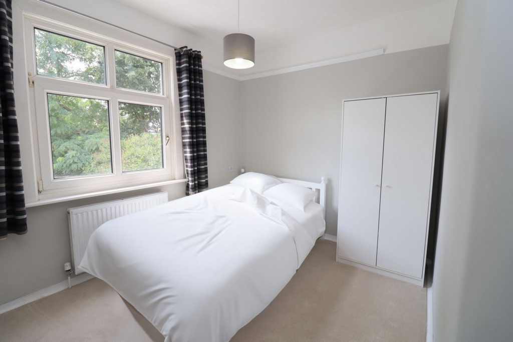 Double room - Single use to rent in Denmark Hill, London, SE24