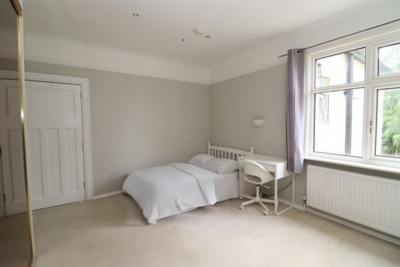 Double room - Single use to rent in Herne Hill Road, Denmark Hill, London, SE24