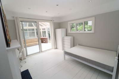 Double room - Single use to rent in Herne Hill Road, Denmark Hill, London, SE24