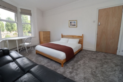 Double room - Single use to rent in Roundwood Road, Harlesden, London, NW10
