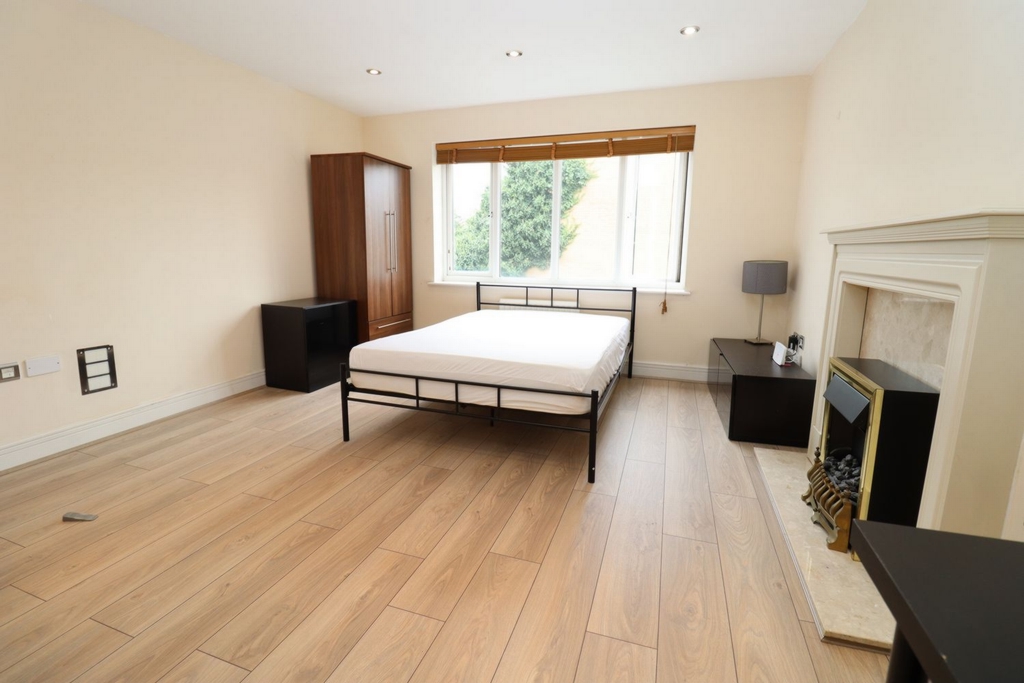 Double Room to rent in Deptford Bridge, London, SE13