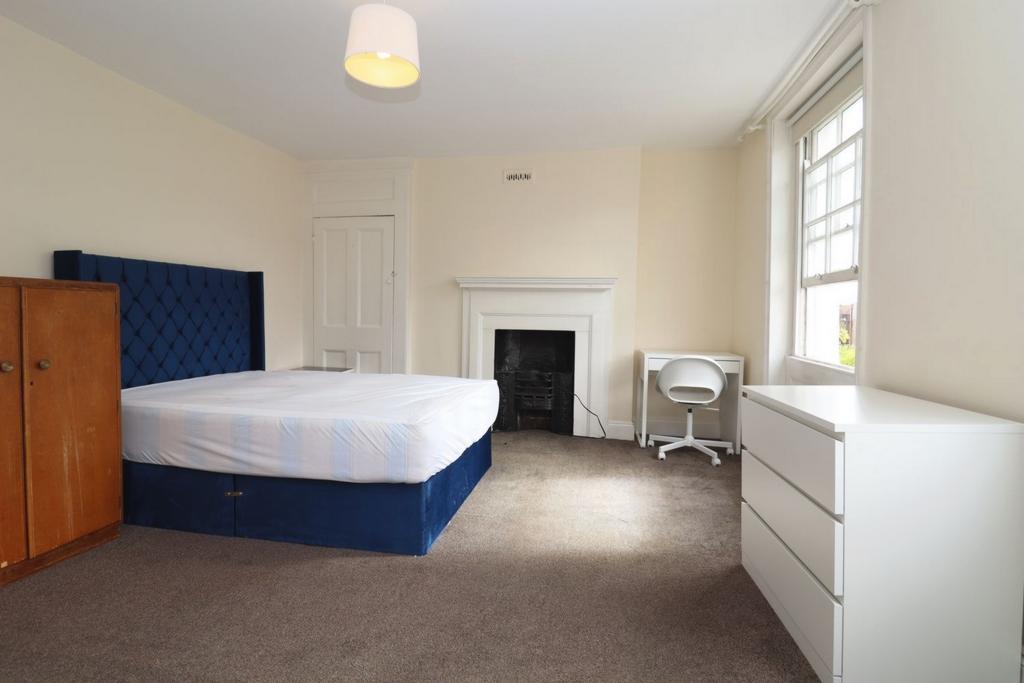 Double room - Single use to rent in Bow Road, London, E3