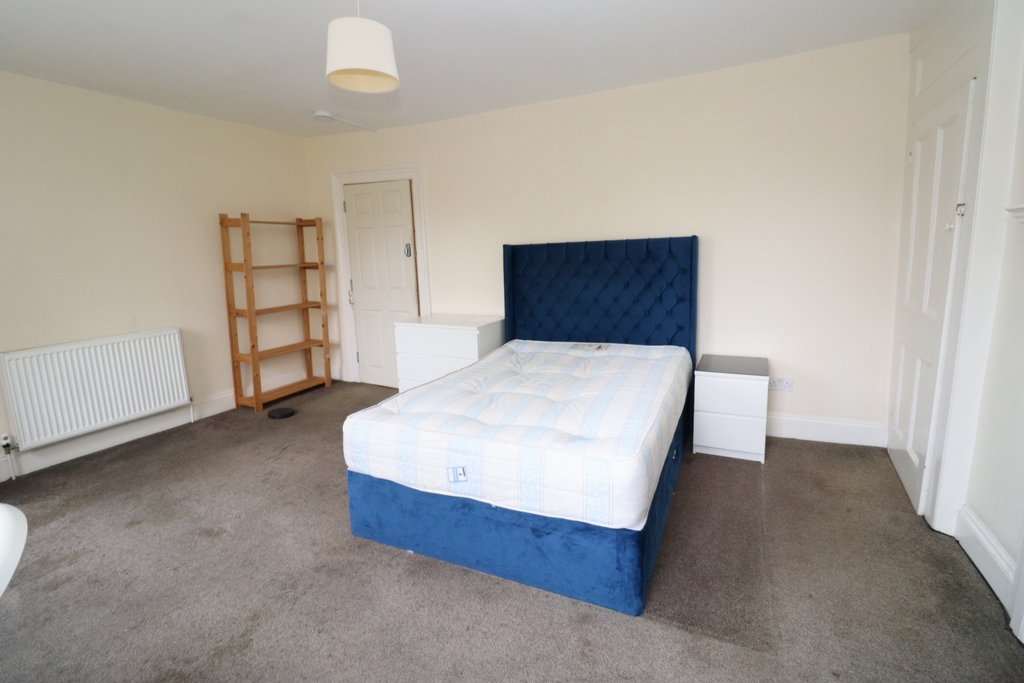 Double room - Single use to rent in Bow Road, London, E3