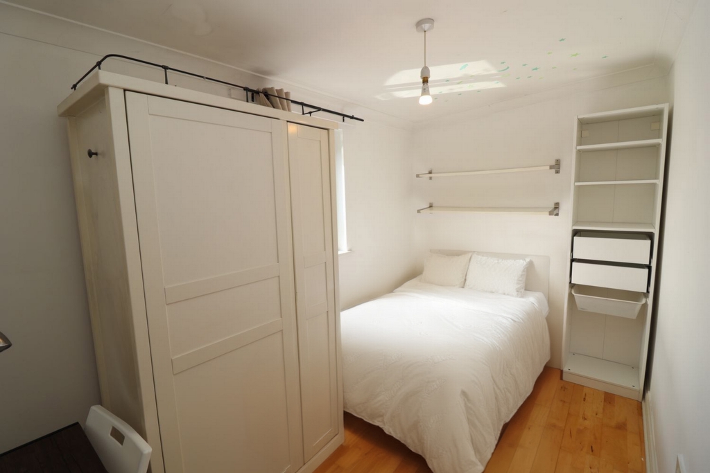 Double room - Single use to rent in Poplar, London, E14
