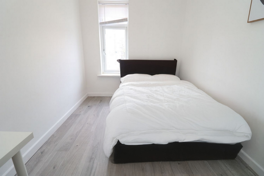Double room - Single use to rent in Hounslow, London, TW3