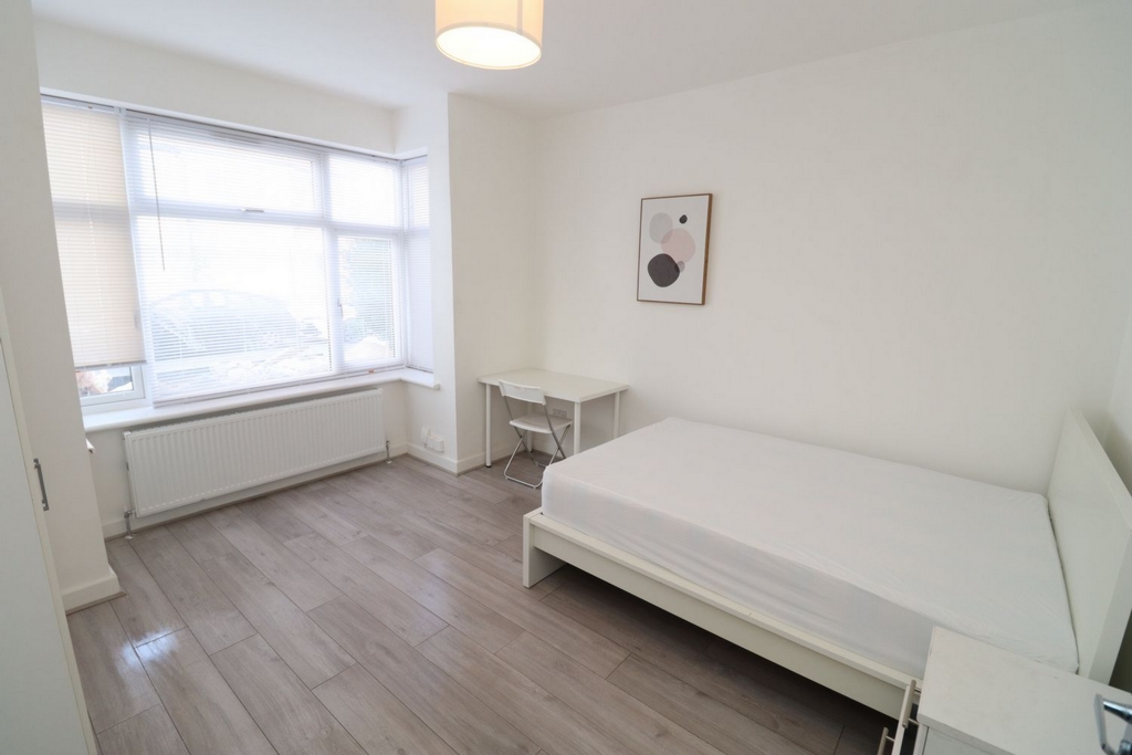 Double room - Single use to rent in Hounslow, London, TW3