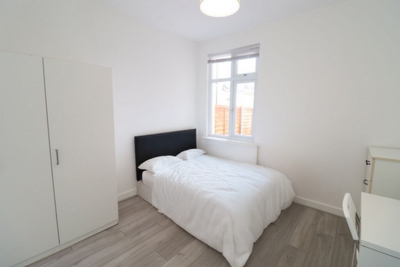 Double room - Single use to rent in Victoria Avenue, Hounslow, London, TW3