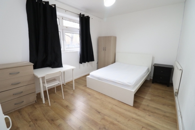 Double Room to rent in Stafford Cripps House, Globe Road, Bethnal Green, London, E2