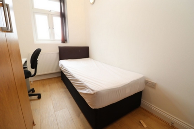 Single Room to rent in Thornbury Road, Isleworth, London, TW7
