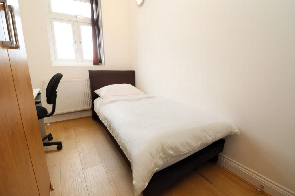 Single Room to rent in Isleworth, London, TW7