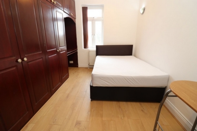 Double room - Single use to rent in Thornbury Road, Isleworth, London, TW7