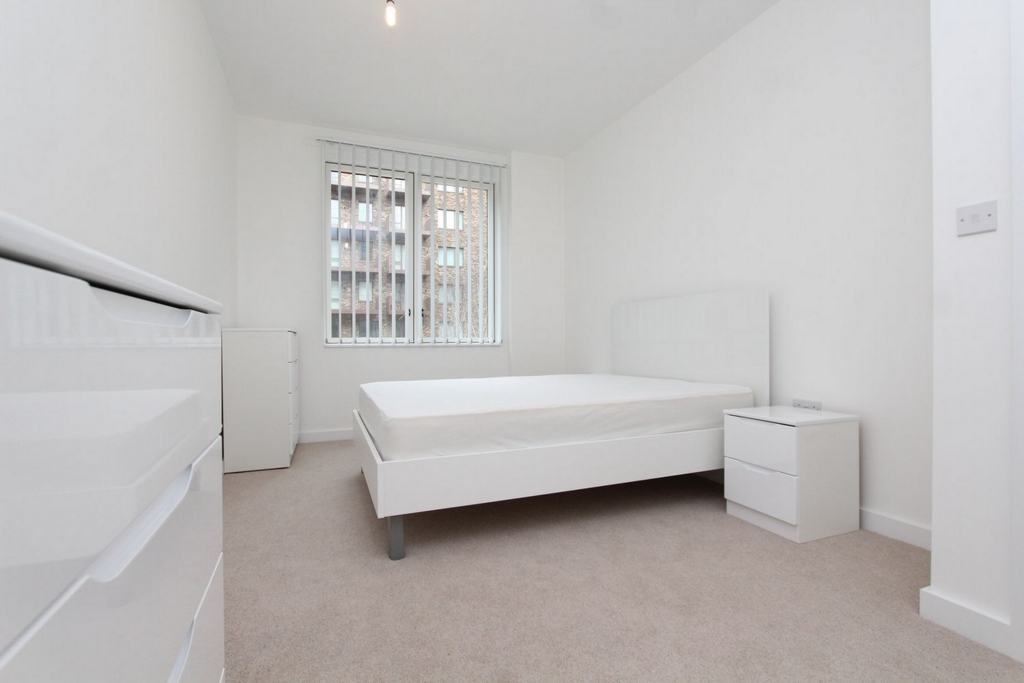 3 Bedroom House to rent in London City Airport,Gallions Reach, London, E16
