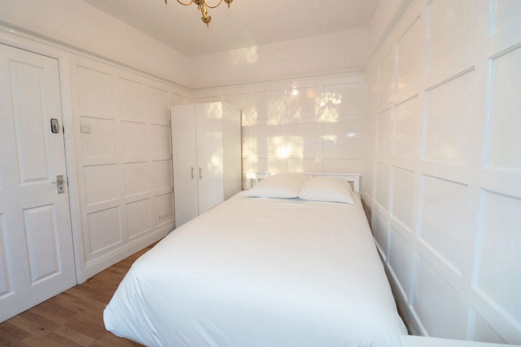 Double room - Single use to rent in Boston Manor, London, W7