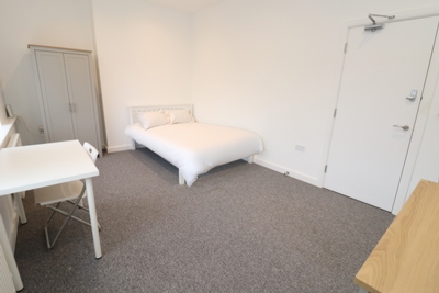 Double room - Single use to rent in Dawes Road, Fulham, London, SW6