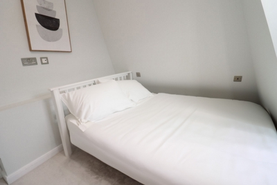 Double room - Single use to rent in Broughton Road, Fulham, London, SW6