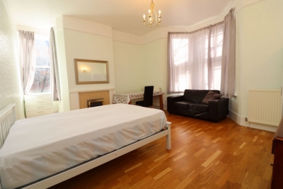 Double room - Single use to rent in Rosemary Court,Fortune Green Road, West Hampstead, London, NW6