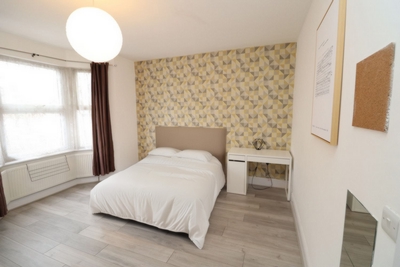 6 Bedroom Double room - Single use to rent in Inverine Road, Charlton, London, SE7