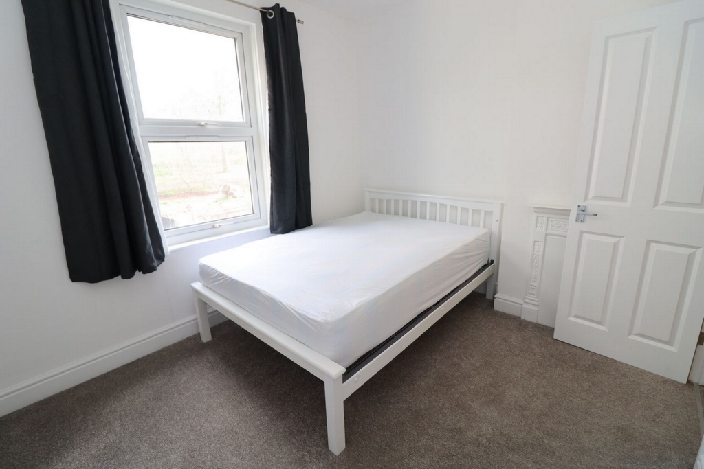 Double room - Single use to rent in Catford, London, SE6